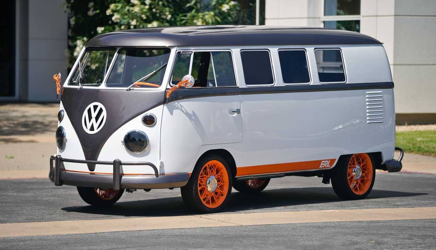 https://www.leichtbauwelt.de/wp-content/uploads/2019/11/1911_Autodesk-und-Volkswagen-haben-den-beliebten-VW-Bully-Typ-2-mit-Generativem-Design-neu-gestaltet.jpg